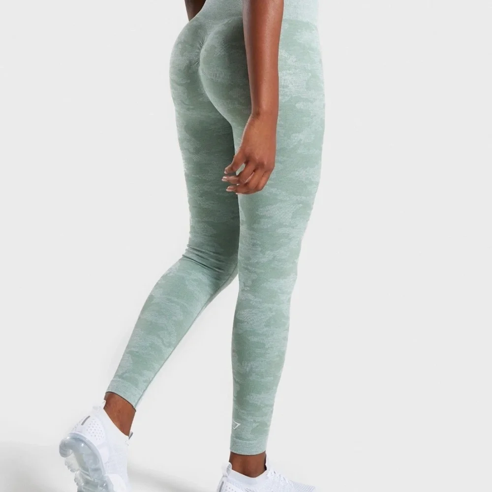 GYMSHARK CAMO SEAMLESS LEGGINGS SAGE GREEN/GREY WOMENS SZ XS/S - Picture 2 of 8